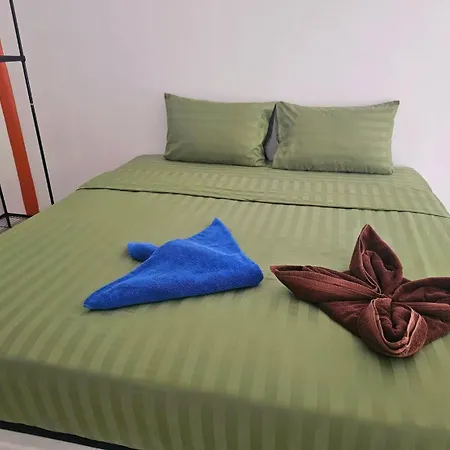 Happy Room 13 Guest House
